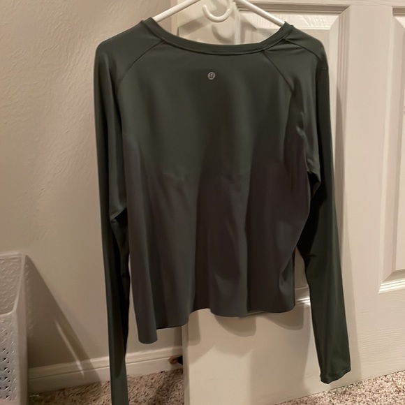 Lululemon green dry fit crop top - Picture 4 of 4